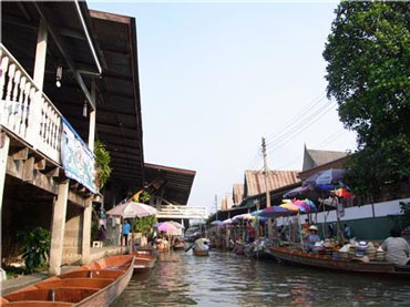 Floating Market in Damnoen Saduak